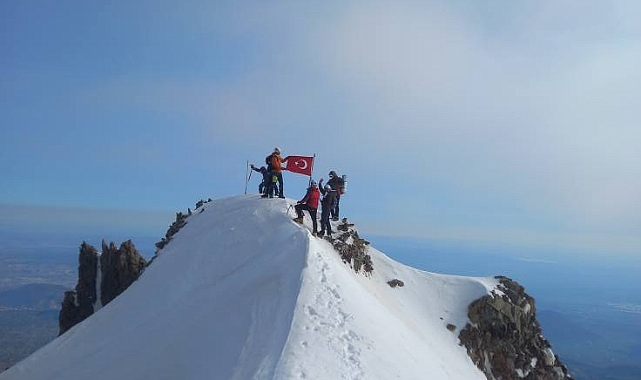 Dağcılar 19 Mayıs'ta Erciyes'e tırmandı
