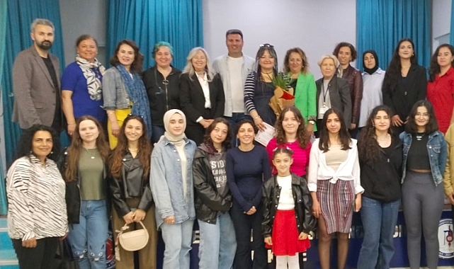 Ebelik ve Hemşirelik Haftasına özel Yapay Zekâ ve Dijital Uygulamalar Konferansı