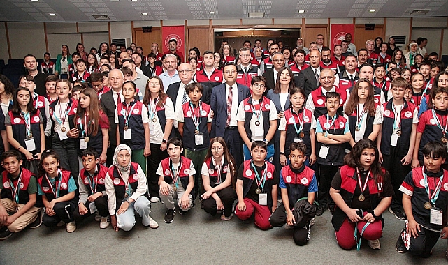 Genç gıda denetçileri madalyalarını aldı: 44 okuldan 88 öğrenci denetime katıldı