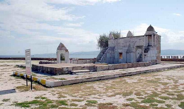 Gök kubbenin altında 600 yıllık dua: Gelibolu’daki açık hava camii Azaplar Camii