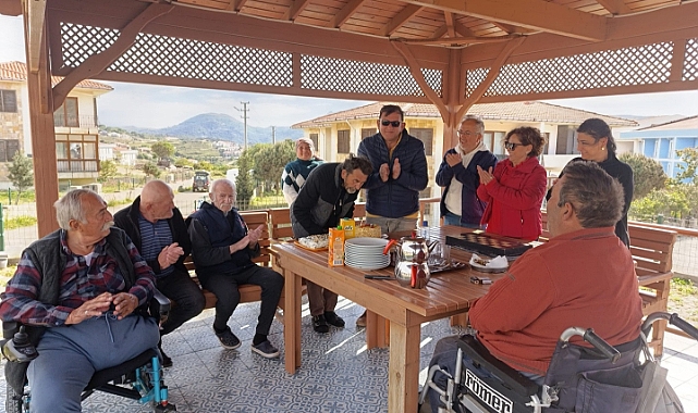 Gökçeada’da anlamlı doğum günü ziyareti
