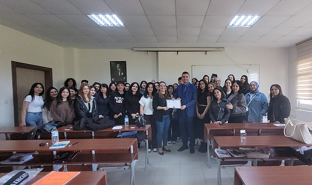 İŞKUR İl Müdürü Yavuz, “Kariyer Yolunda Bordrolama” seminerinde öğrencilerle buluştu