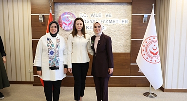 Kadın Belediye Başkanları, Aile ve Sosyal Hizmetler Bakanı Mahinur Özdemir'in ev sahipliğinde bir araya geldi