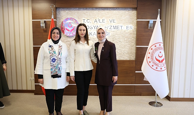 Kadın Belediye Başkanları, Aile ve Sosyal Hizmetler Bakanı Mahinur Özdemir'in ev sahipliğinde bir araya geldi