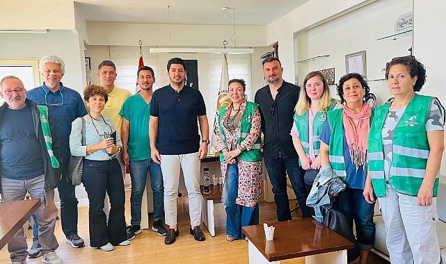 Küçükkuyu Patileri gönüllilerinden Başkan Gürel’e ziyaret