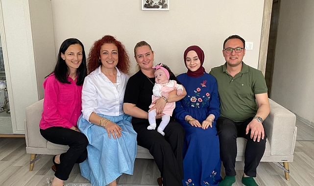 Lapseki Belediyesi'nden yeni doğan bebeklere ziyaret
