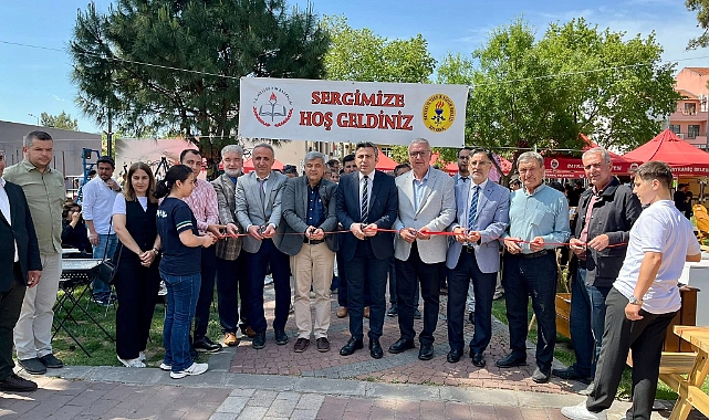Lise öğrencilerinden sergi
