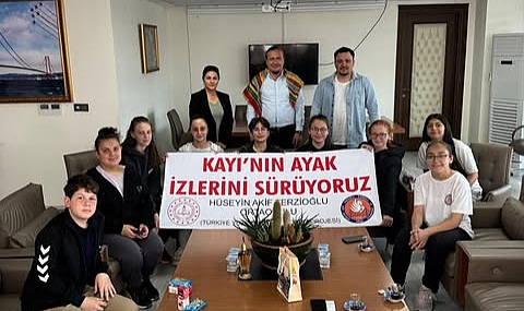 Öğrencilerden Başkan Öztürk'e ziyaret