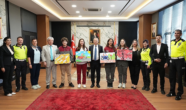 Trafik haftasında öğrencilerden mesaj