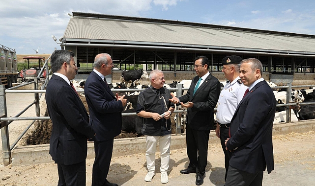 Vali Toraman'dan Ezine'de süt ve damızlık üretim tesisine ziyaret