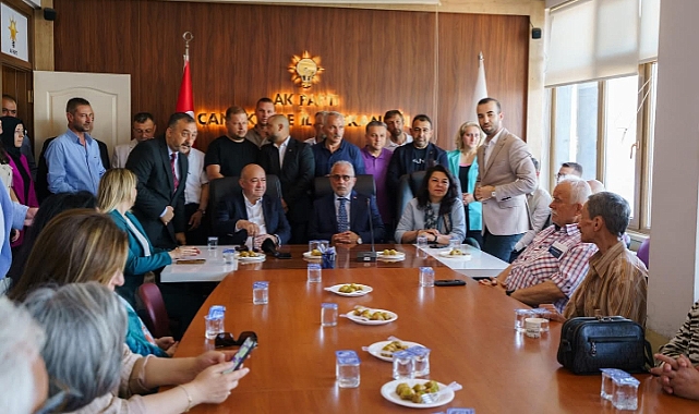AK Parti Çanakkale Merkez İlçe Teşkilatı’nda Bayramlaşma Programı Gerçekleştirildi