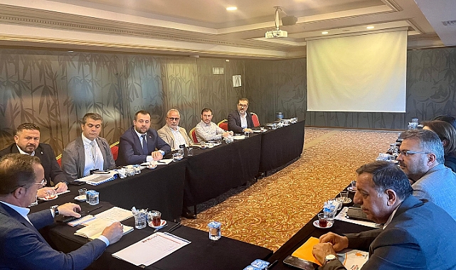 AK Parti İl Başkanı Göktürk, il başkanları ve koordinatörler çalışma kampı’na katıldı