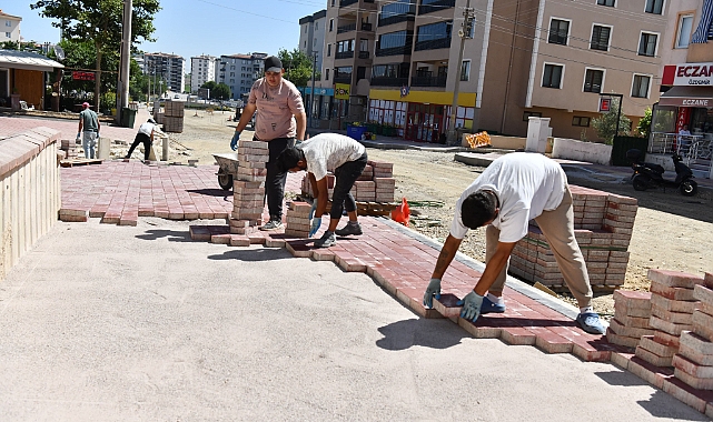 Barış Caddesi’nde üstyapı yenileme çalışmaları sürüyor