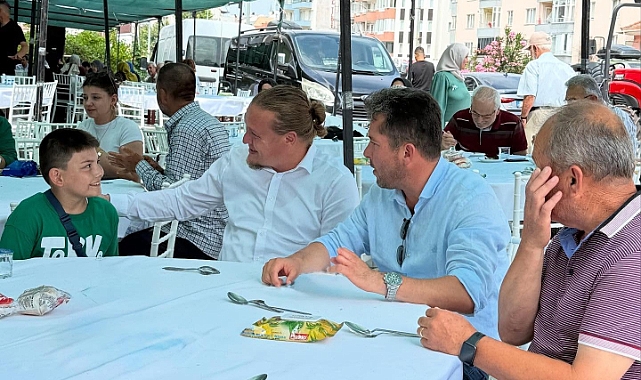 Başkan Atilla Öztürk’ten düğün ziyareti