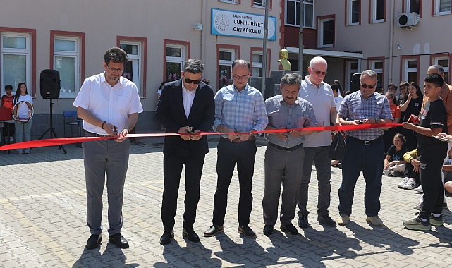 Bayramiç Cumhuriyet Ortaokulu’dan bilim ve sanat sergisi