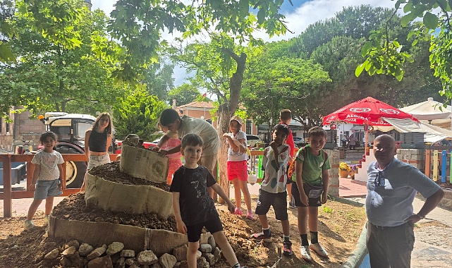 Bozcaada’da “Habitat Projesi” Kapsamında Şifalı Bitkiler ve Tohumlu Heykellerle Ekolojik Buluşma