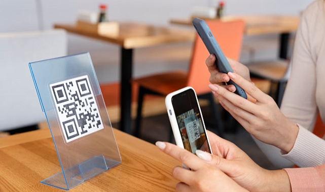 Bozcaada’daki gıda işletmelerine QR kod uyarısı