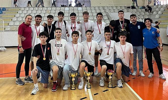 Çanakkale Belediyespor’dan basketbolda kupa yağmuru!