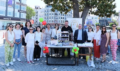 Çanakkale'de ihtiyaç sahibi kadınlar yararına kermes düzenlendi