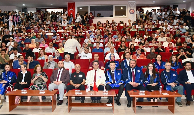Çanakkale Sağlık Hizmetleri Meslek Yüksekokulu mezuniyet töreni gerçekleştirildi