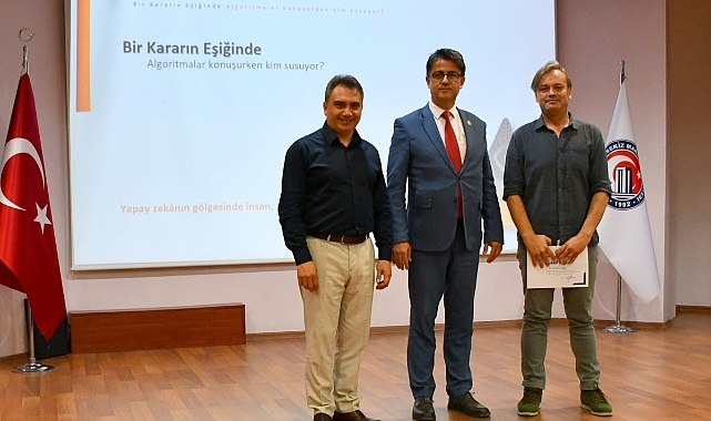 ÇOMÜ’de yapay zekâ farkındalığına büyük ilgi!