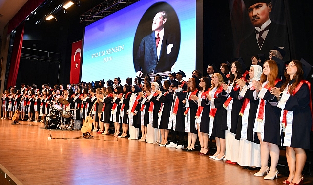 ÇOMÜ Diş Hekimliği Fakültesi’nde Mezuniyet Coşkusu!