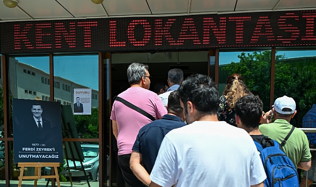 Ferdi Zeyrek’in anısına Kent Lokantası’nda ücretsiz yemek dağıtıldı