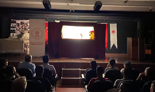 “Haydi Karagöz Mars’a!” oyunu Cezaevinde sahnelendi