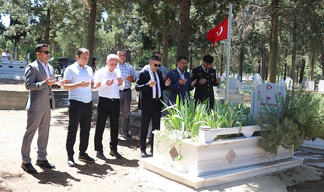 Kaymakam Emrah Bütün’den Şehit Kabirlerine Bayram Ziyareti