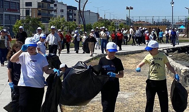 Lapseki’de Dünya Çevre Günü’nde müsilaja karşı farkındalık etkinliği