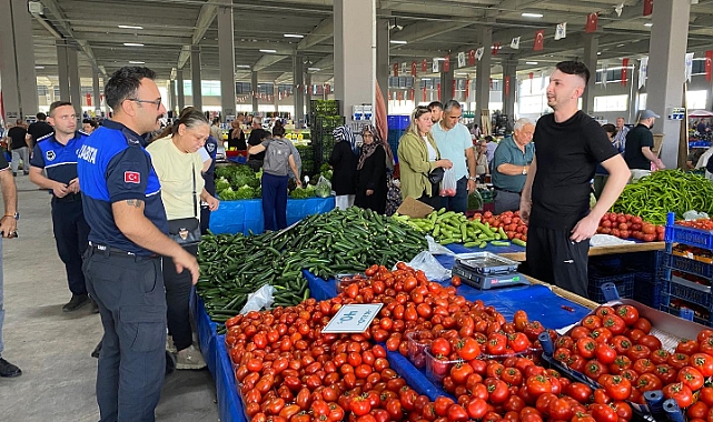 Lapseki halk pazarında düzen ve tüketici hakları için denetim!