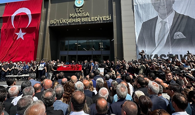 Manisa Büyükşehir Belediye Başkanı Ferdi Zeyrek son yolculuğuna uğurlandı