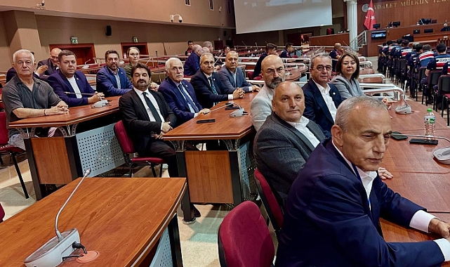 Milletvekili Güneşhan, İmamoğlu'nun duruşmasında!