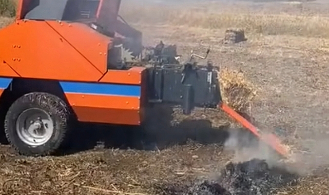 Özbek'te balya makinesinden çıkan yangın kontrol altına alındı