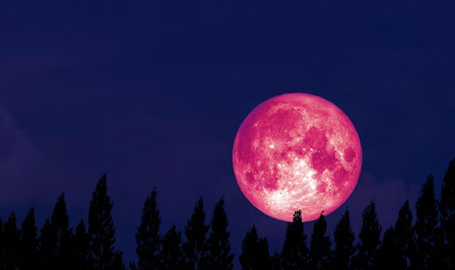 Strawberry Moon (Çilek Ayı) nedir?