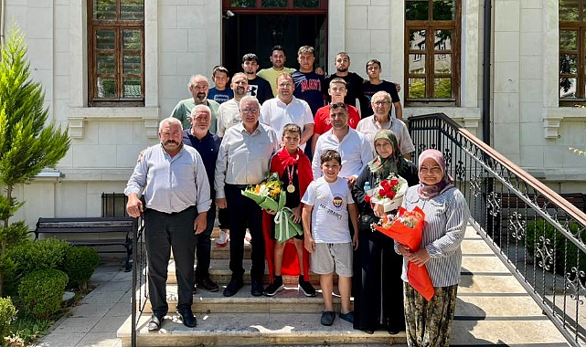 Türkiye Şampiyonu Yusuf Eymen Arlı, Başkan Atılgan’ı ziyaret etti
