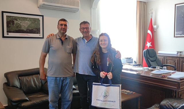 Yenice Belediyesi'nden başarılı öğrenciye tebrik