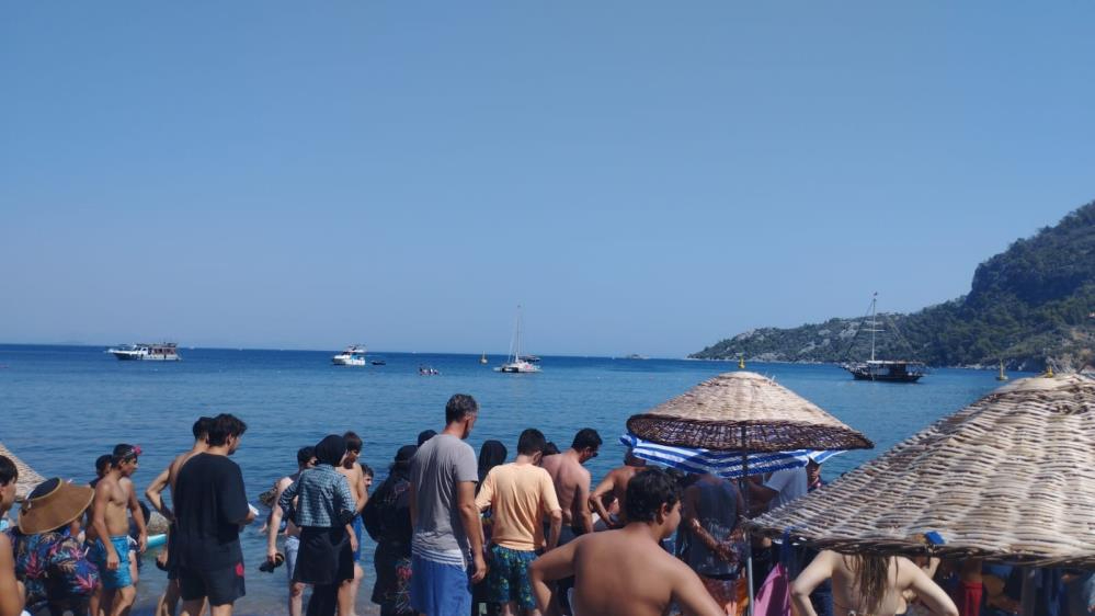 Denizde boğulan genç hayatını kaybetti