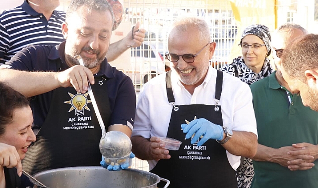 AK Parti Çanakkale Merkez İlçe Başkanlığı’ndan Aşure Günü’nde İkram