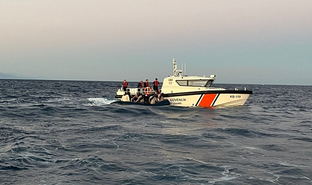 Ayvacık Açıklarında Kaçak Göçmen Operasyonu: 17 Kişi Yakalandı