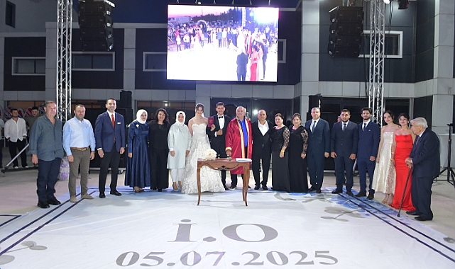 Başkan Oruçoğlu, genç çiftin nikahını kıydı