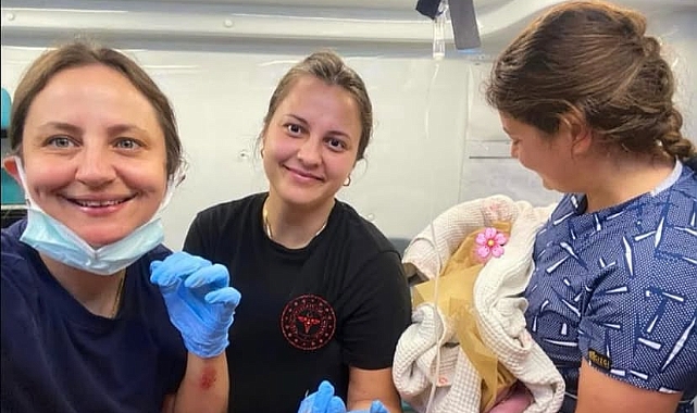 Biga’da ambulansta doğum gerçekleşti