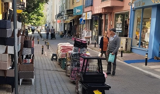 Çanakkale Belediyesi’nden kaldırım işgallerine karşı mücadele