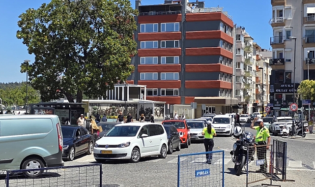 Çanakkale İskele bölgesinde trafik kilitlendi