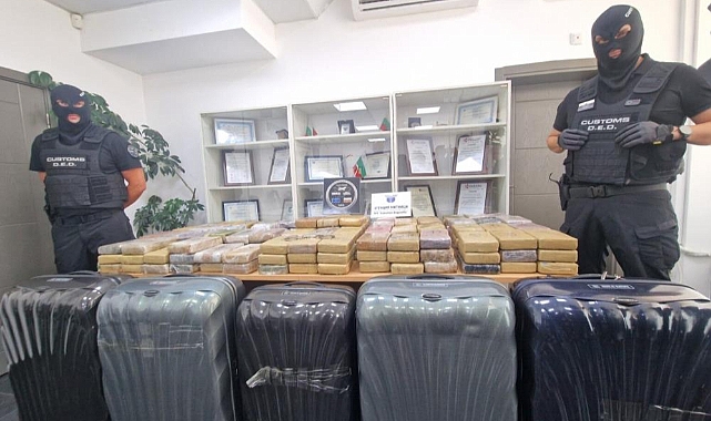 Diplomatik plakalı araçta rekor kokain