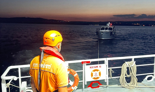 Gelibolu açıklarında sürüklenen tekne ve içerisindeki 6 kişi kurtarıldı