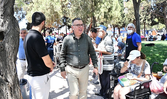 Kepez’de Aşure Bereketi! Geleneksel Aşure Günü Etkinliği Yoğun İlgi Gördü