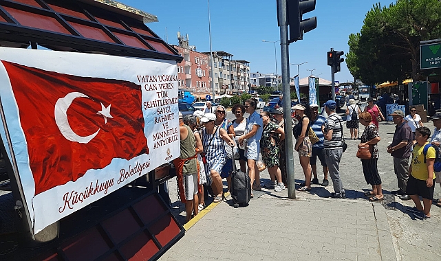 Küçükkuyu’da şehitler için lokma hayrı
