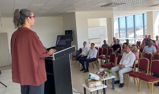 Lapseki Belediyesi personeline Resmi Yazışma Teknikleri semineri