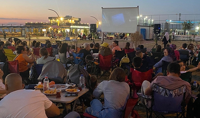 Lapseki’de Açık Hava Sinema Gecesi